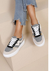 SNEAKERS 4