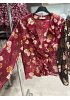 BLOMMIG V-RINGAD BLUS MED VOLANGER 7