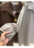 BLUS MED ROSKNAPPAR 6