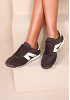 RETRO-INSPIREDE SNEAKERS 2