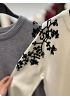STICKAD TRÖJA MED BRODERADE BLOMMOR 4