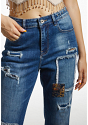 JEANS MED SLITNINGAR & MÖNSTRADE PATCHAR 5