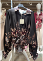 BLUS MED KNYTDETALJ & FLORALT PRINT 3